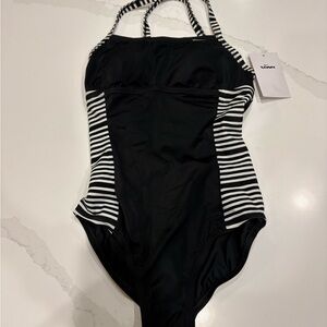 Nike Black and White Striped One Piece Swim Women’s Nike Size XS